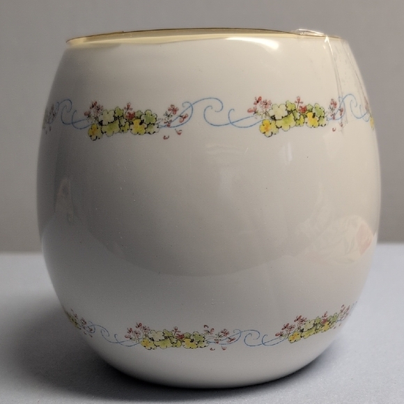 Peter Rabbit White Ceramic Jar - Picture 2 of 8